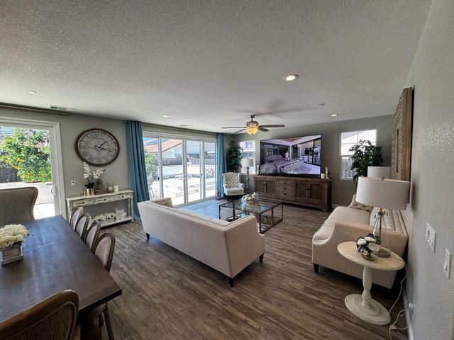 8026 Prairie Hawk Way, Sacramento, CA 95829