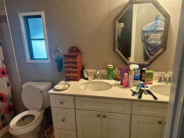 11820 NW HIGHWAY 225, Reddick, FL 32686