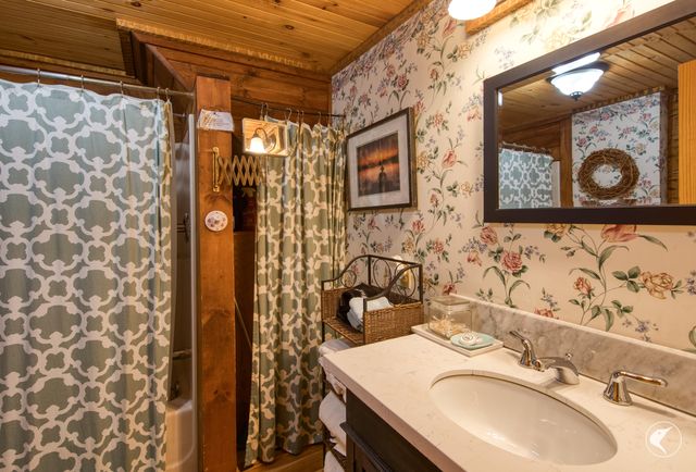 38 Highland Place, Lake Placid, NY 12946