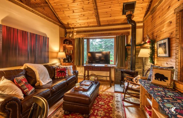 38 Highland Place, Lake Placid, NY 12946