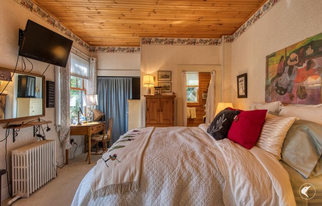 38 Highland Place, Lake Placid, NY 12946