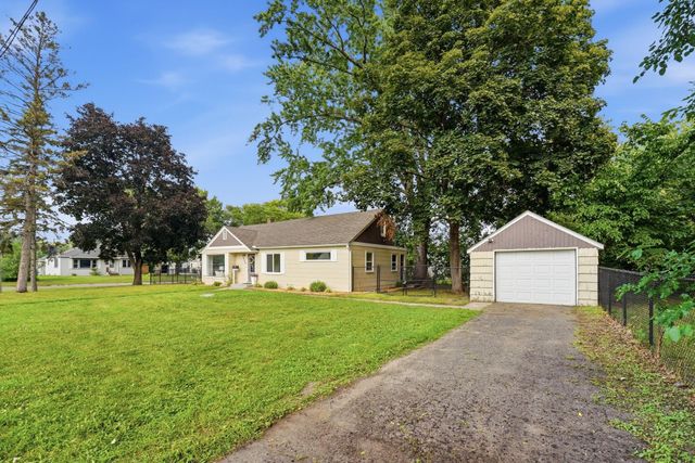 5724 Hampshire Avenue N, Crystal, MN 55428