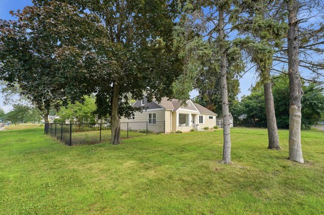5724 Hampshire Avenue N, Crystal, MN 55428