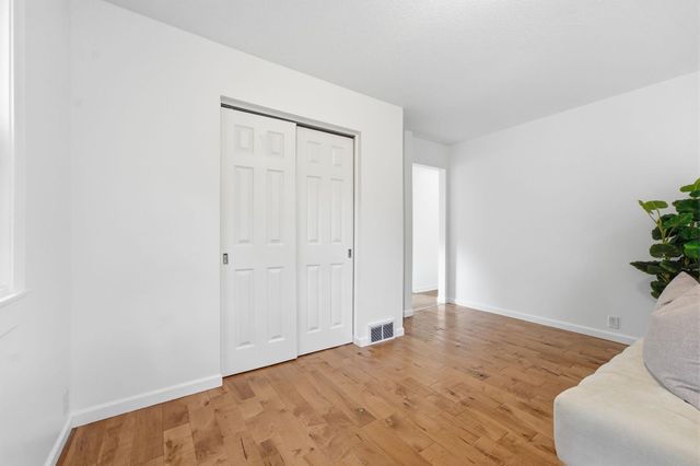 5724 Hampshire Avenue N, Crystal, MN 55428