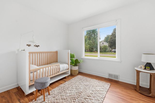 5724 Hampshire Avenue N, Crystal, MN 55428