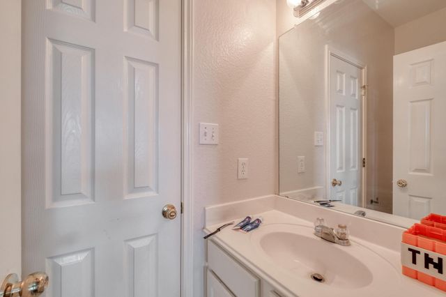 402 Split Oak DR, Pflugerville, TX 78660