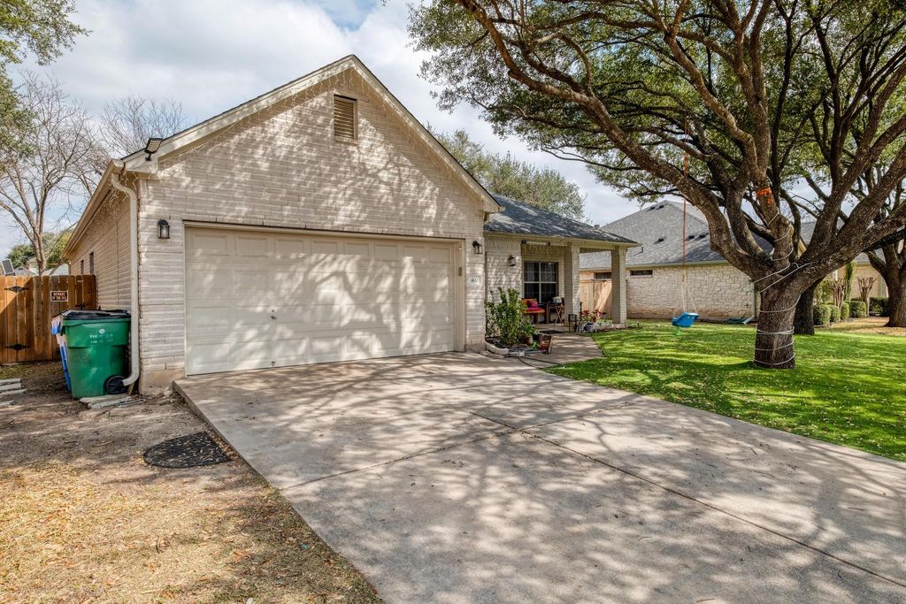 402 Split Oak DR, Pflugerville, TX 78660