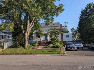 93 Lafayette Street, Piscataway, NJ 08854