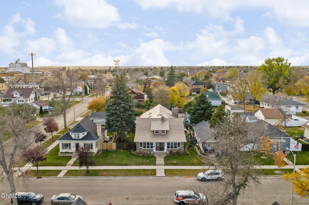 505 3rd Avenue E, Williston, ND 58801 photo 5