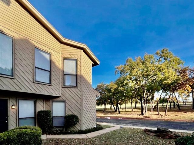 1622 Windhill Avenue, Edmond, OK 73034