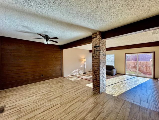 1622 Windhill Avenue, Edmond, OK 73034