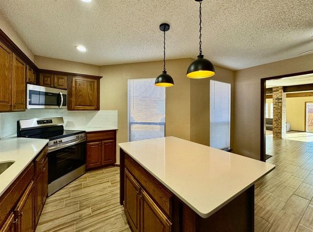 1622 Windhill Avenue, Edmond, OK 73034