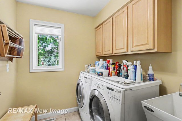 5305 Claremont Street, Midland, MI 48642