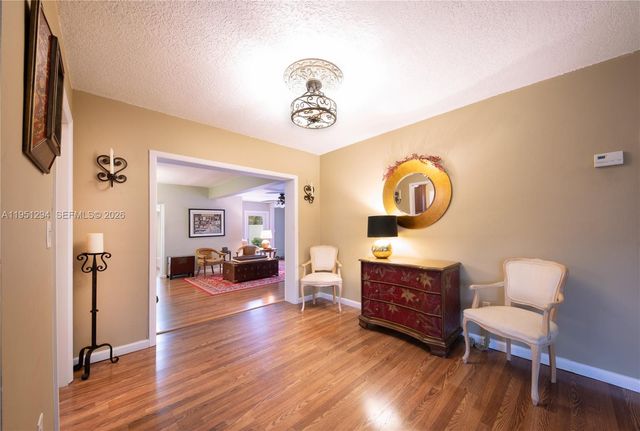 6661 SW 6th St, Pembroke Pines, FL 33023