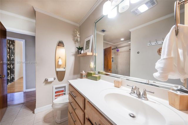 6661 SW 6th St, Pembroke Pines, FL 33023