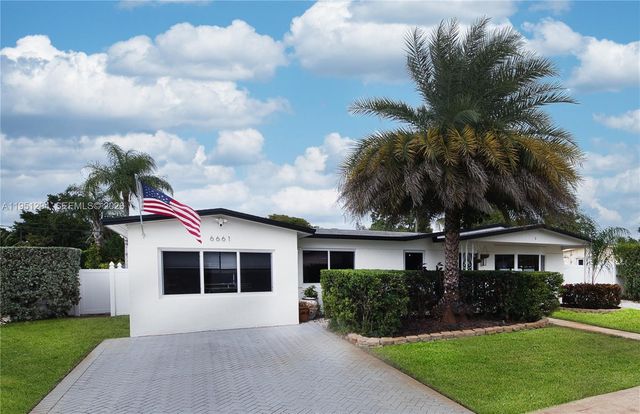 6661 SW 6th St, Pembroke Pines, FL 33023