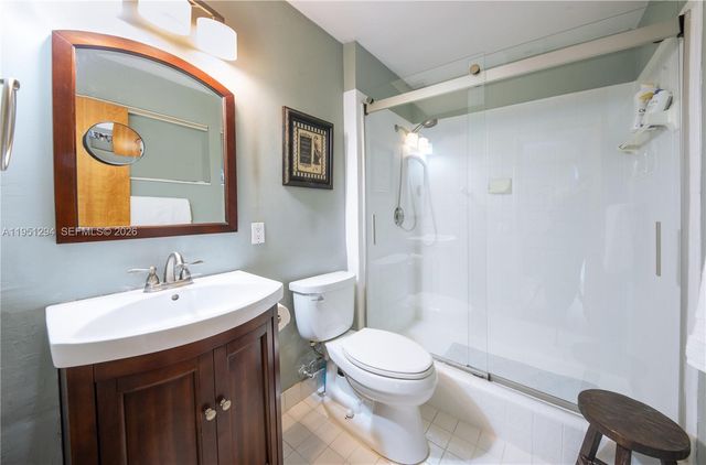 6661 SW 6th St, Pembroke Pines, FL 33023