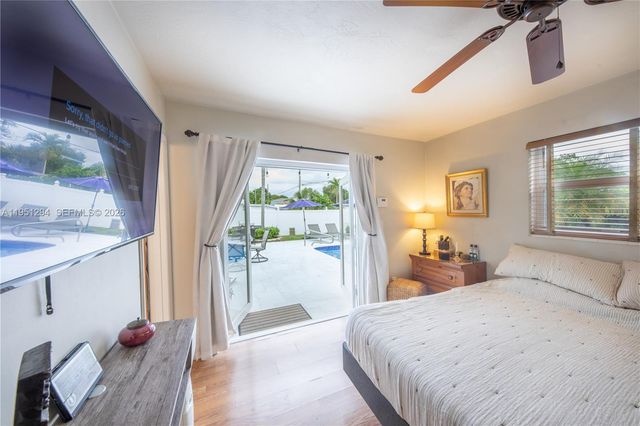 6661 SW 6th St, Pembroke Pines, FL 33023