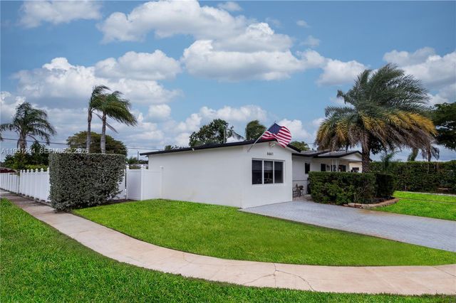 6661 SW 6th St, Pembroke Pines, FL 33023