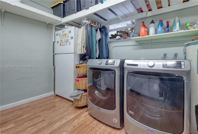 6661 SW 6th St, Pembroke Pines, FL 33023