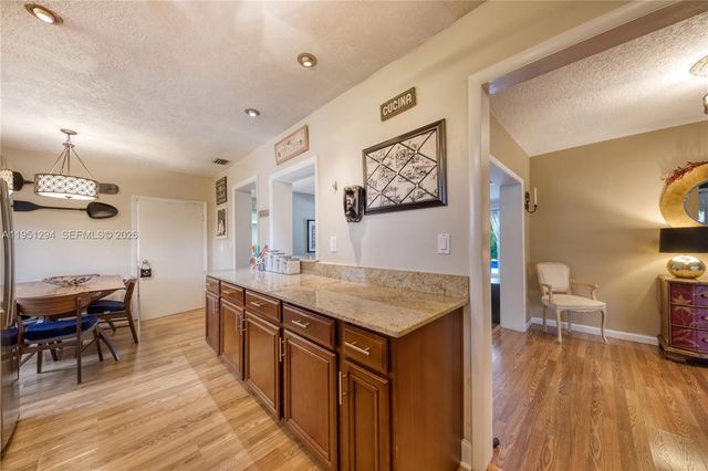 6661 SW 6th St, Pembroke Pines, FL 33023