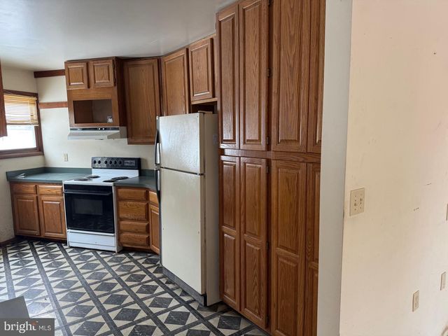 15 LOWER PARADISE DR, Lewistown, PA 17044