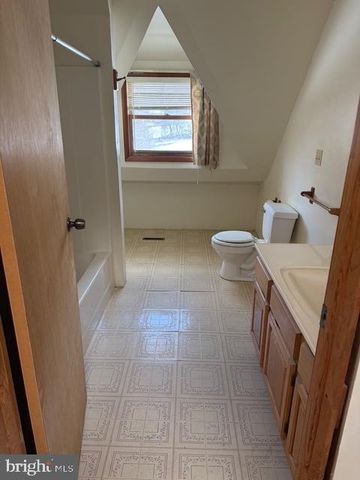 15 LOWER PARADISE DR, Lewistown, PA 17044