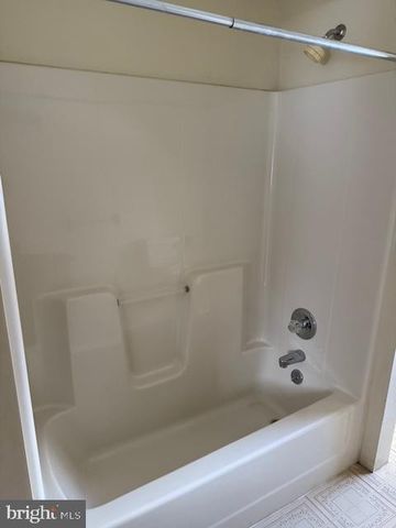 15 LOWER PARADISE DR, Lewistown, PA 17044