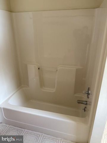 15 LOWER PARADISE DR, Lewistown, PA 17044