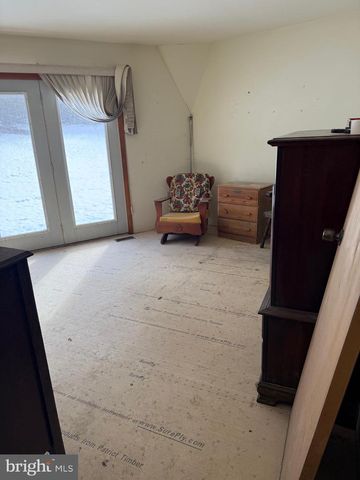 15 LOWER PARADISE DR, Lewistown, PA 17044