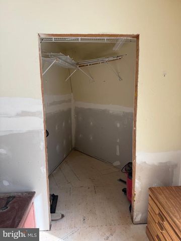 15 LOWER PARADISE DR, Lewistown, PA 17044