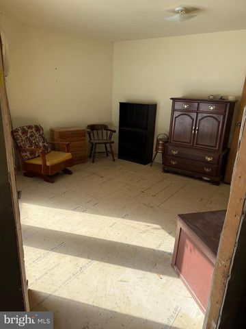 15 LOWER PARADISE DR, Lewistown, PA 17044