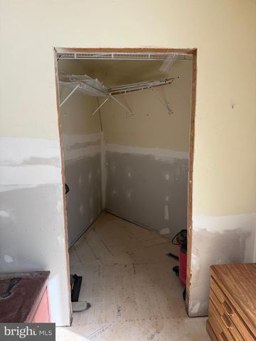 15 LOWER PARADISE DR, Lewistown, PA 17044