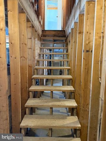 15 LOWER PARADISE DR, Lewistown, PA 17044