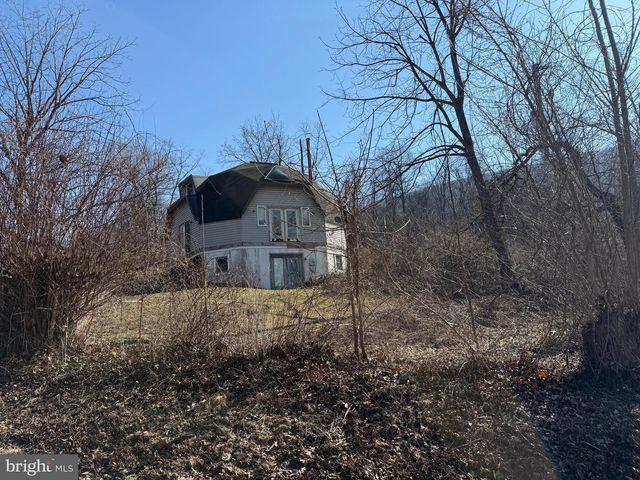 15 LOWER PARADISE DR, Lewistown, PA 17044