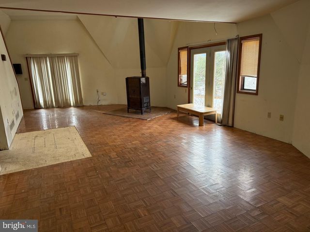 15 LOWER PARADISE DR, Lewistown, PA 17044