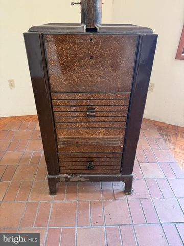 15 LOWER PARADISE DR, Lewistown, PA 17044