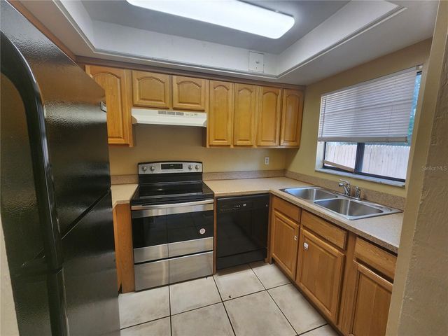 702 SW 70 TERRACE B, Gainesville, FL 32607