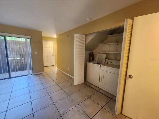 702 SW 70 TERRACE B, Gainesville, FL 32607