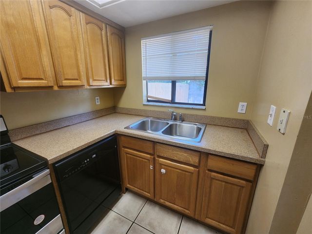 702 SW 70 TERRACE B, Gainesville, FL 32607