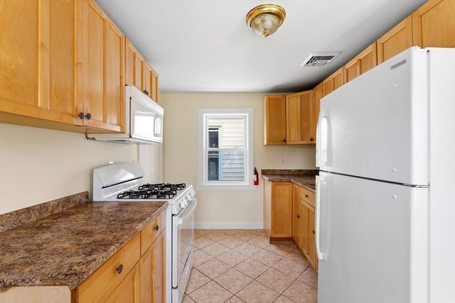 44 Everett St, Everett, MA 02149