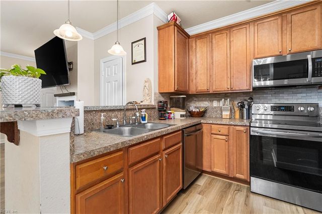 165 Bassett AVE, Virginia Beach, VA 23452