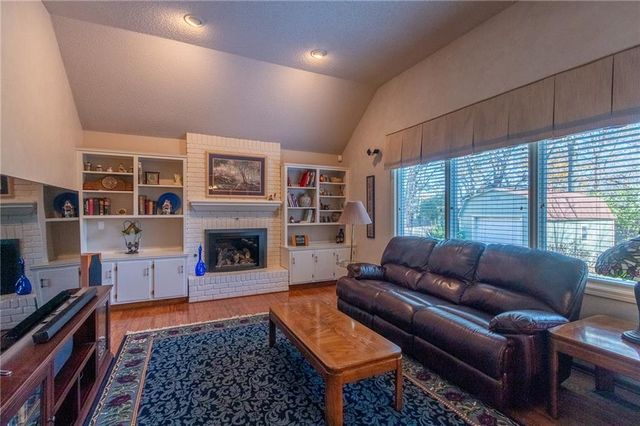 316 Tallgrass Drive, Lawrence, KS 66049