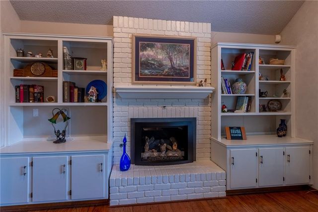 316 Tallgrass Drive, Lawrence, KS 66049