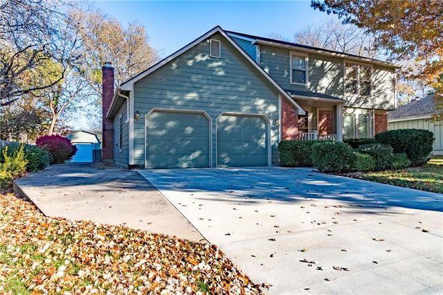 316 Tallgrass Drive, Lawrence, KS 66049