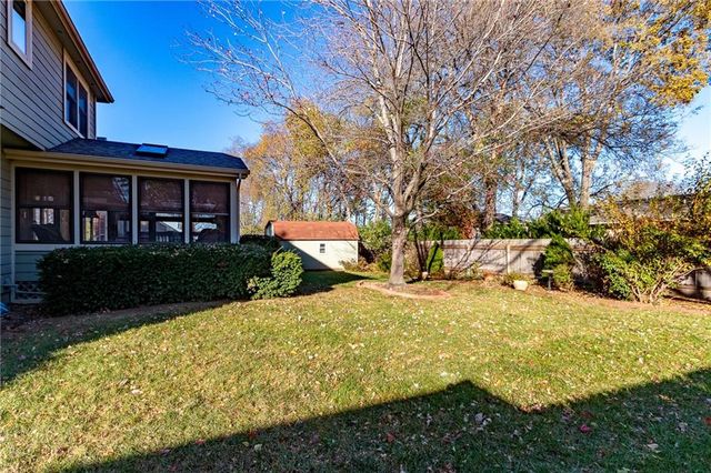 316 Tallgrass Drive, Lawrence, KS 66049