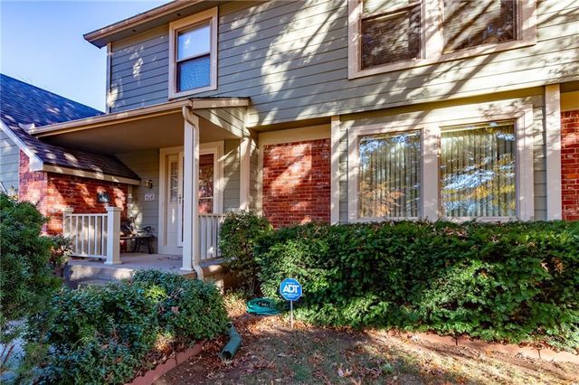 316 Tallgrass Drive, Lawrence, KS 66049