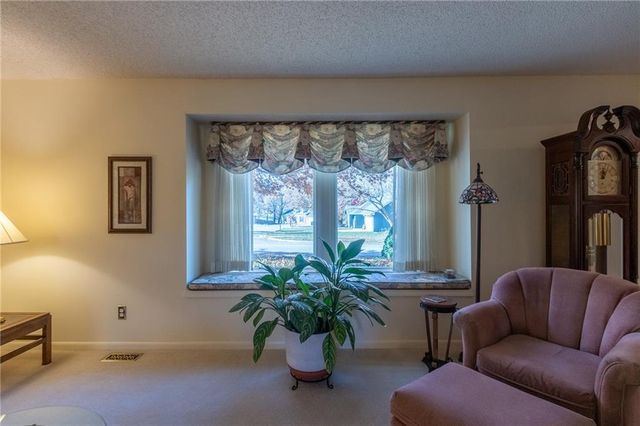 316 Tallgrass Drive, Lawrence, KS 66049