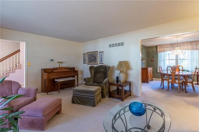 316 Tallgrass Drive, Lawrence, KS 66049