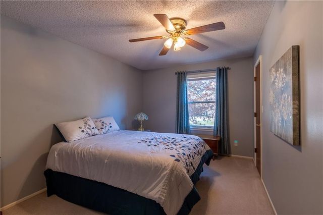 316 Tallgrass Drive, Lawrence, KS 66049